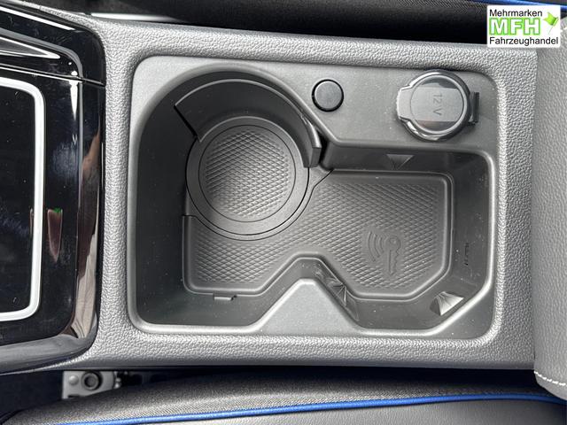 Volkswagen / Golf / Grau / / / PANO+LED-PLUS+ACC+SHZ+KEYLESS+KAMERA+18 ALU, Bei den verwendeten Bildern kann es sich um Beispielbilder handeln, ggf. teilweise mit Sonderausstattung.
