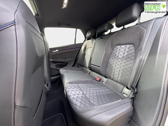 Volkswagen / Golf / Grau / / / PANO+LED-PLUS+ACC+SHZ+KEYLESS+KAMERA+18 ALU, Bei den verwendeten Bildern kann es sich um Beispielbilder handeln, ggf. teilweise mit Sonderausstattung.