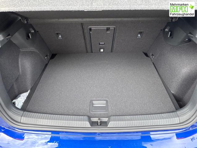 Volkswagen / Golf / Blau / / / PANO+LED-PLUS+ACC+SHZ+KEYLESS+KAMERA+18 ALU, Bei den verwendeten Bildern kann es sich um Beispielbilder handeln, ggf. teilweise mit Sonderausstattung.