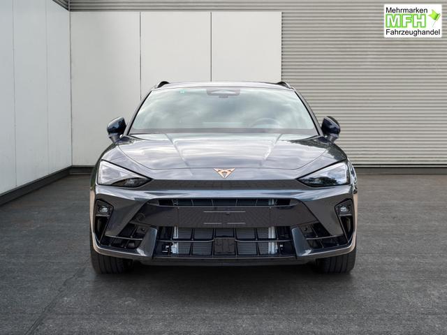 Cupra / Leon Sportstourer / Grau / / / 4x4 ST AHK+NAVI+eHK+KAMERA+MEMORY+ACC+19 ALU+LED, Bei den verwendeten Bildern kann es sich um Beispielbilder handeln, ggf. teilweise mit Sonderausstattung.