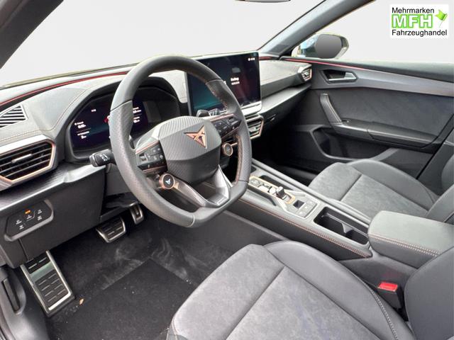 Cupra / Leon Sportstourer / Grau / / / 4x4 ST AHK+NAVI+eHK+KAMERA+MEMORY+ACC+19 ALU+LED, Bei den verwendeten Bildern kann es sich um Beispielbilder handeln, ggf. teilweise mit Sonderausstattung.