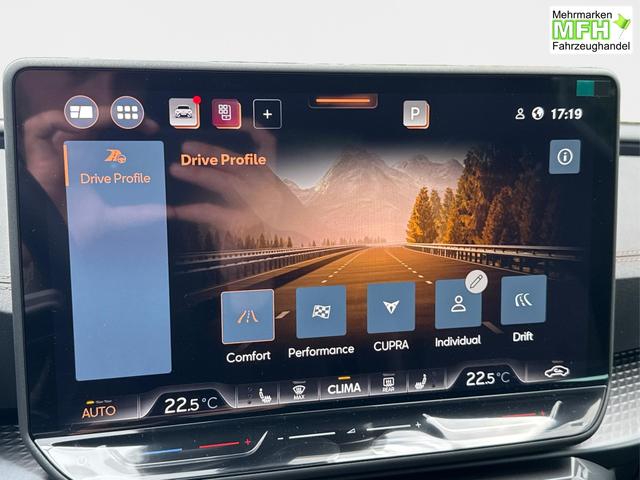 Cupra / Leon Sportstourer / Grau / / / 4x4 ST AHK+NAVI+eHK+KAMERA+MEMORY+ACC+19 ALU+LED, Bei den verwendeten Bildern kann es sich um Beispielbilder handeln, ggf. teilweise mit Sonderausstattung.