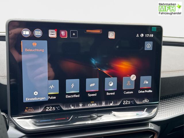 Cupra / Leon Sportstourer / Grau / / / 4x4 ST AHK+NAVI+eHK+KAMERA+MEMORY+ACC+19 ALU+LED, Bei den verwendeten Bildern kann es sich um Beispielbilder handeln, ggf. teilweise mit Sonderausstattung.