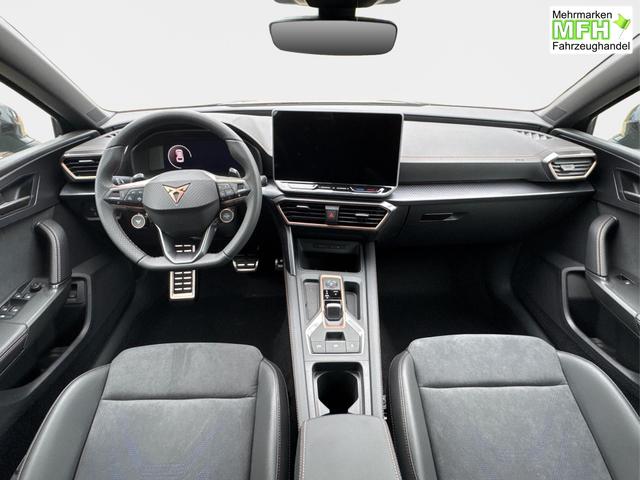 Cupra / Leon Sportstourer / Blau / / / 4x4 ST AHK+NAVI+eHK+KAMERA+MEMORY+ACC+19 ALU+LED, Bei den verwendeten Bildern kann es sich um Beispielbilder handeln, ggf. teilweise mit Sonderausstattung.