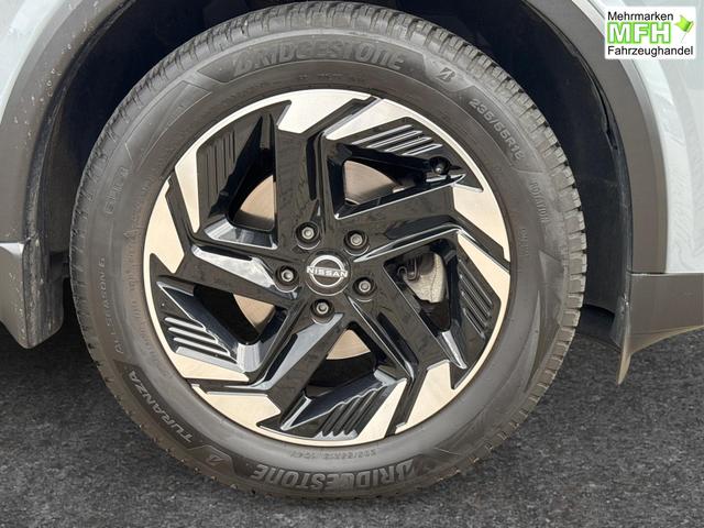 Nissan / Qashqai / Grau / / / QQ N-Connecta PANORAMA+beh.SCHEIBE+NAVI+AHK+ACC+WINTER