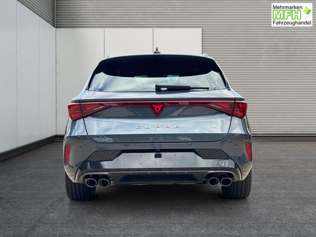 Cupra / Leon Sportstourer / Grau / / / 4x4 ST AHK+NAVI+eHK+KAMERA+MEMORY+ACC+19 ALU+LED, Bei den verwendeten Bildern kann es sich um Beispielbilder handeln, ggf. teilweise mit Sonderausstattung.