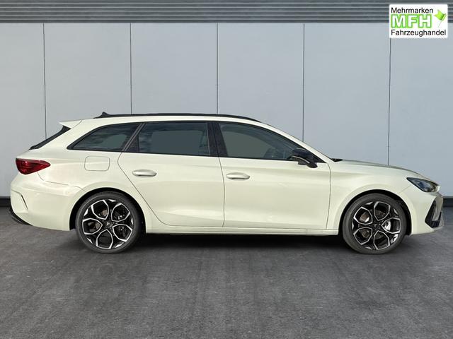 Cupra / Leon Sportstourer / Grau / / / ST 4x4 AHK+eHK+NAVI+ACC+SHZ+18 ALU+LED, Bei den verwendeten Bildern kann es sich um Beispielbilder handeln, ggf. teilweise mit Sonderausstattung.