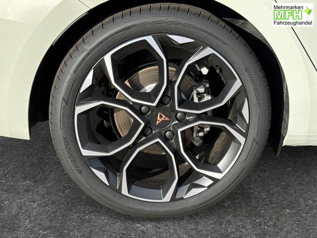 Cupra / Leon Sportstourer / Grau / / / ST 4x4 AHK+eHK+NAVI+ACC+SHZ+18 ALU+LED, Bei den verwendeten Bildern kann es sich um Beispielbilder handeln, ggf. teilweise mit Sonderausstattung.
