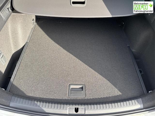 Cupra / Leon Sportstourer / Grau / / / ST 4x4 AHK+eHK+NAVI+ACC+SHZ+18 ALU+LED, Bei den verwendeten Bildern kann es sich um Beispielbilder handeln, ggf. teilweise mit Sonderausstattung.