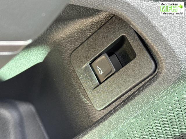 Cupra / Leon Sportstourer / Grau / / / ST 4x4 AHK+eHK+NAVI+ACC+SHZ+18 ALU+LED, Bei den verwendeten Bildern kann es sich um Beispielbilder handeln, ggf. teilweise mit Sonderausstattung.