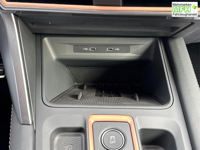 Cupra / Leon Sportstourer / Grau / / / ST 4x4 AHK+eHK+NAVI+ACC+SHZ+18 ALU+LED, Bei den verwendeten Bildern kann es sich um Beispielbilder handeln, ggf. teilweise mit Sonderausstattung.