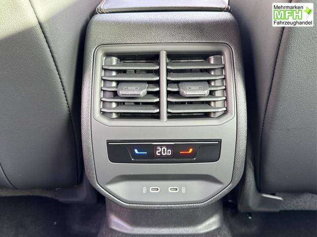 Cupra / Leon Sportstourer / Grau / / / ST 4x4 AHK+eHK+NAVI+ACC+SHZ+18 ALU+LED, Bei den verwendeten Bildern kann es sich um Beispielbilder handeln, ggf. teilweise mit Sonderausstattung.