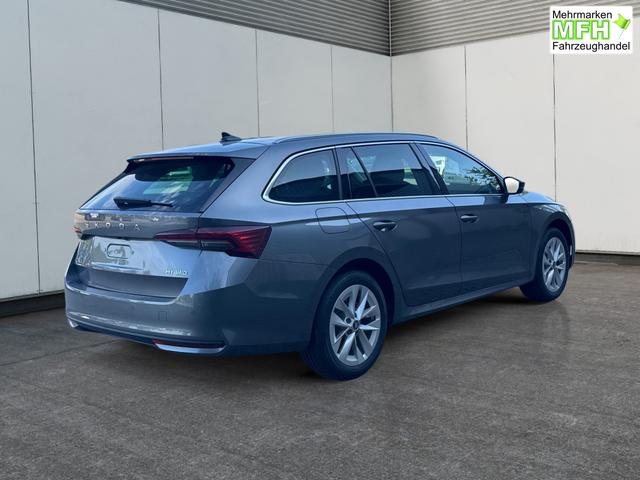 Skoda / Octavia Combi / Grau / / / ACC+AHK+eHK+KAM+PDC+LED+17 ALU+SHZ