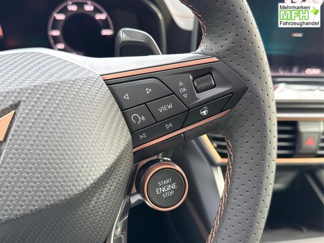Cupra / Leon Sportstourer / Grau / / / ST 4x4 AHK+eHK+NAVI+ACC+SHZ+18 ALU+LED, Bei den verwendeten Bildern kann es sich um Beispielbilder handeln, ggf. teilweise mit Sonderausstattung.