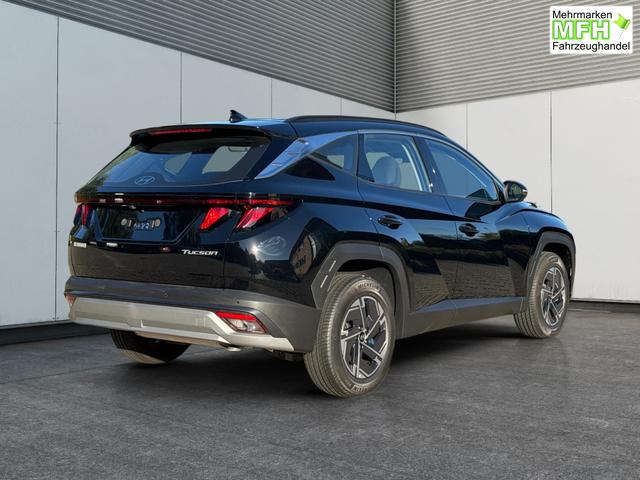 Hyundai / TUCSON / Schwarz / / / NAVI+KAMERA+SHZ+LED+TEMPOMAT+17 ALU+PDC, Bei den verwendeten Bildern kann es sich um Beispielbilder handeln, ggf. teilweise mit Sonderausstattung.
