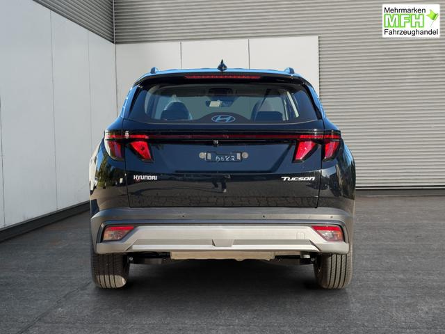 Hyundai / TUCSON / Schwarz / / / NAVI+KAMERA+SHZ+LED+TEMPOMAT+17 ALU+PDC, Bei den verwendeten Bildern kann es sich um Beispielbilder handeln, ggf. teilweise mit Sonderausstattung.