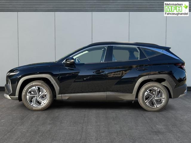 Hyundai / TUCSON / Schwarz / / / NAVI+KAMERA+SHZ+LED+TEMPOMAT+17 ALU+PDC, Bei den verwendeten Bildern kann es sich um Beispielbilder handeln, ggf. teilweise mit Sonderausstattung.