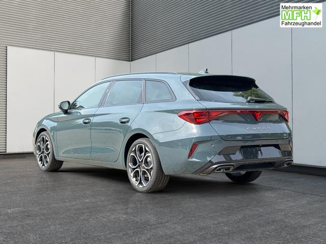 Cupra / Leon Sportstourer / Blau / / / ST AHK+NAVI+eHK+KAMERA+ACC+SHZ+18 ALU+LED, Bei den verwendeten Bildern kann es sich um Beispielbilder handeln, ggf. teilweise mit Sonderausstattung.