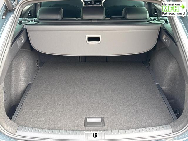 Cupra / Leon Sportstourer / Blau / / / ST AHK+NAVI+eHK+KAMERA+ACC+SHZ+18 ALU+LED, Bei den verwendeten Bildern kann es sich um Beispielbilder handeln, ggf. teilweise mit Sonderausstattung.