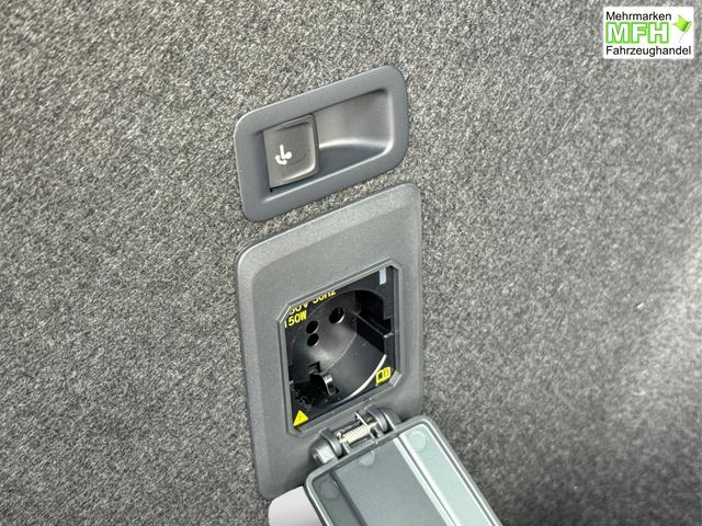 Cupra / Leon Sportstourer / Blau / / / ST AHK+NAVI+eHK+KAMERA+ACC+SHZ+18 ALU+LED, Bei den verwendeten Bildern kann es sich um Beispielbilder handeln, ggf. teilweise mit Sonderausstattung.