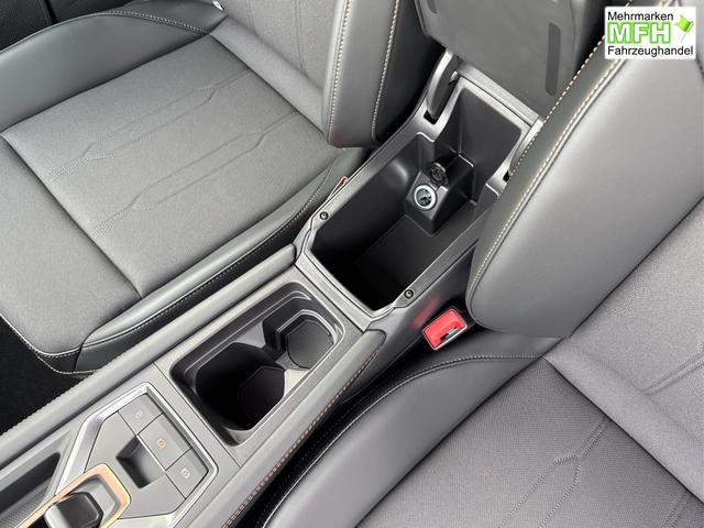 Cupra / Leon Sportstourer / Blau / / / ST AHK+NAVI+eHK+KAMERA+ACC+SHZ+18 ALU+LED, Bei den verwendeten Bildern kann es sich um Beispielbilder handeln, ggf. teilweise mit Sonderausstattung.
