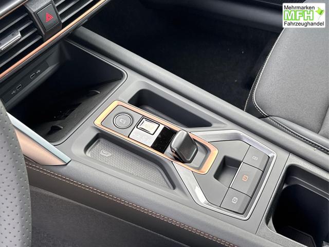 Cupra / Leon Sportstourer / Blau / / / ST AHK+NAVI+eHK+KAMERA+ACC+SHZ+18 ALU+LED, Bei den verwendeten Bildern kann es sich um Beispielbilder handeln, ggf. teilweise mit Sonderausstattung.