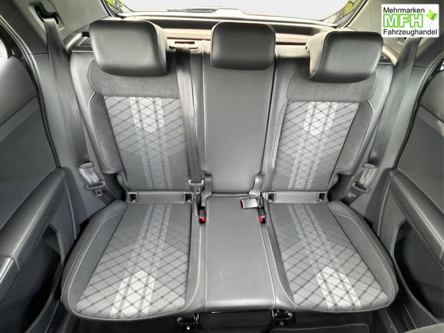 Volkswagen / T-Cross / / / / NAVI+SHZ+MATRIX+ACC+KAMERA+18'' ALU, Bei den verwendeten Bildern kann es sich um Beispielbilder handeln, ggf. teilweise mit Sonderausstattung.