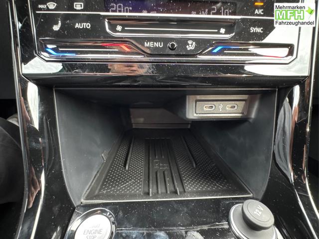 Volkswagen / T-Cross / / / / NAVI+SHZ+MATRIX+ACC+KAMERA+18'' ALU, Bei den verwendeten Bildern kann es sich um Beispielbilder handeln, ggf. teilweise mit Sonderausstattung.