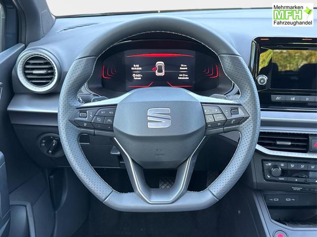 Seat / Arona / / / / KAMERA+PDC+LED+18 ALU+ACC, Bei den verwendeten Bildern kann es sich um Beispielbilder handeln, ggf. teilweise mit Sonderausstattung.