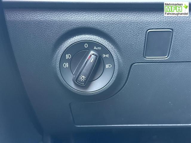 Seat / Arona / / / / KAMERA+PDC+LED+18 ALU+ACC, Bei den verwendeten Bildern kann es sich um Beispielbilder handeln, ggf. teilweise mit Sonderausstattung.