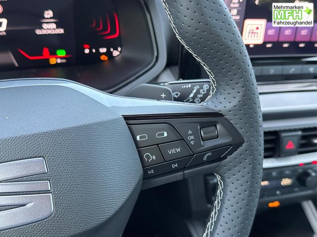 Seat / Arona / / / / KAMERA+PDC+LED+18 ALU+ACC, Bei den verwendeten Bildern kann es sich um Beispielbilder handeln, ggf. teilweise mit Sonderausstattung.