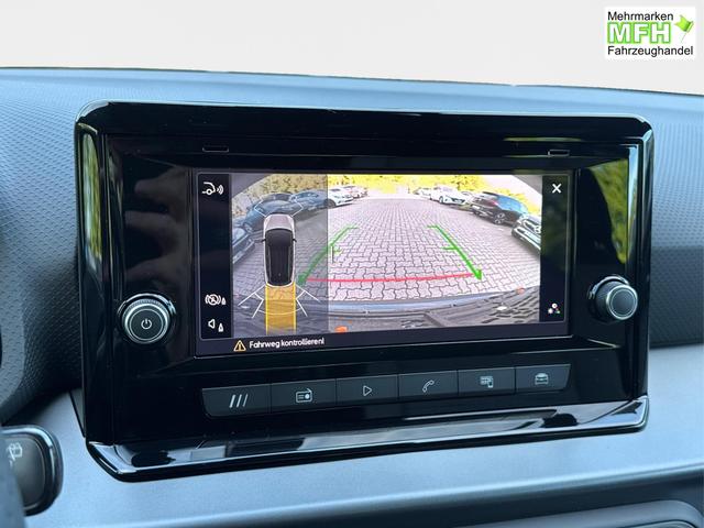 Seat / Arona / / / / KAMERA+PDC+LED+18 ALU+ACC, Bei den verwendeten Bildern kann es sich um Beispielbilder handeln, ggf. teilweise mit Sonderausstattung.