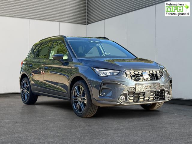 Seat / Arona / / / / KAMERA+PDC+LED+18 ALU+ACC, Bei den verwendeten Bildern kann es sich um Beispielbilder handeln, ggf. teilweise mit Sonderausstattung.