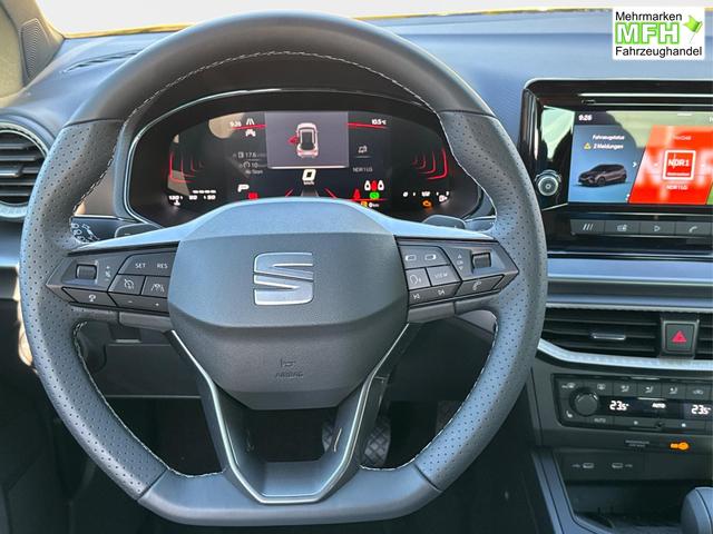 Seat / Arona / / / / KAMERA+PDC+LED+18 ALU+ACC, Bei den verwendeten Bildern kann es sich um Beispielbilder handeln, ggf. teilweise mit Sonderausstattung.