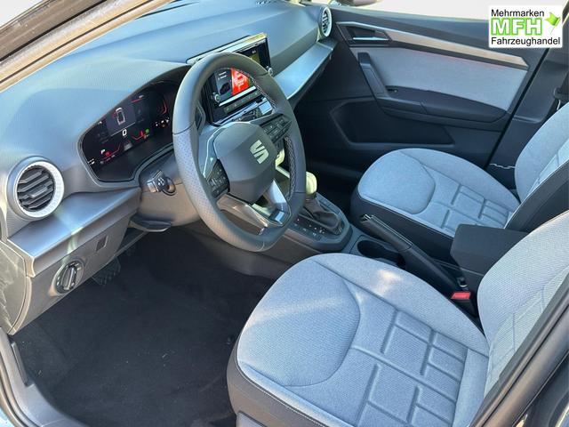 Seat / Arona / / / / KAMERA+PDC+LED+18 ALU+ACC, Bei den verwendeten Bildern kann es sich um Beispielbilder handeln, ggf. teilweise mit Sonderausstattung.