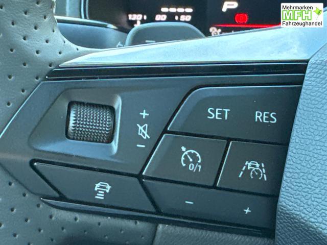 Seat / Arona / / / / KAMERA+PDC+LED+18 ALU+ACC, Bei den verwendeten Bildern kann es sich um Beispielbilder handeln, ggf. teilweise mit Sonderausstattung.