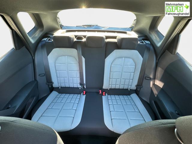 Seat / Arona / / / / KAMERA+PDC+LED+18 ALU+ACC, Bei den verwendeten Bildern kann es sich um Beispielbilder handeln, ggf. teilweise mit Sonderausstattung.