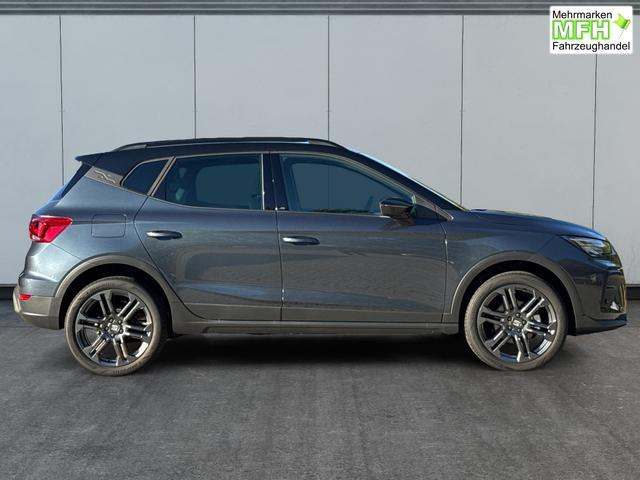 Seat / Arona / / / / KAMERA+PDC+LED+18 ALU+ACC, Bei den verwendeten Bildern kann es sich um Beispielbilder handeln, ggf. teilweise mit Sonderausstattung.
