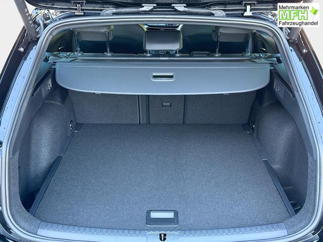Cupra / Leon Sportstourer / Schwarz / / / ST AHK+NAVI+eHK+KAMERA+ACC+SHZ+18 ALU+LED, Bei den verwendeten Bildern kann es sich um Beispielbilder handeln, ggf. teilweise mit Sonderausstattung.