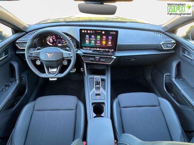 Cupra / Leon Sportstourer / Schwarz / / / ST AHK+NAVI+eHK+KAMERA+ACC+SHZ+18 ALU+LED, Bei den verwendeten Bildern kann es sich um Beispielbilder handeln, ggf. teilweise mit Sonderausstattung.
