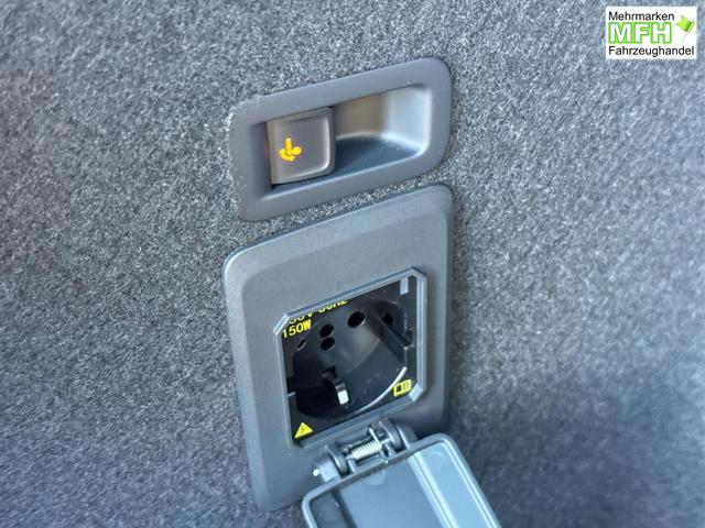 Cupra / Leon Sportstourer / Schwarz / / / ST AHK+NAVI+eHK+KAMERA+ACC+SHZ+18 ALU+LED, Bei den verwendeten Bildern kann es sich um Beispielbilder handeln, ggf. teilweise mit Sonderausstattung.