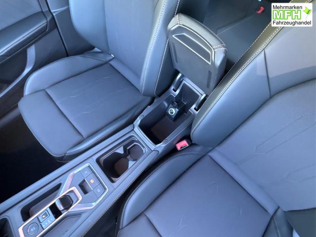 Cupra / Leon Sportstourer / Schwarz / / / ST AHK+NAVI+eHK+KAMERA+ACC+SHZ+18 ALU+LED, Bei den verwendeten Bildern kann es sich um Beispielbilder handeln, ggf. teilweise mit Sonderausstattung.