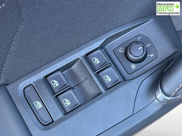 Cupra / Leon Sportstourer / Schwarz / / / ST AHK+NAVI+eHK+KAMERA+ACC+SHZ+18 ALU+LED, Bei den verwendeten Bildern kann es sich um Beispielbilder handeln, ggf. teilweise mit Sonderausstattung.