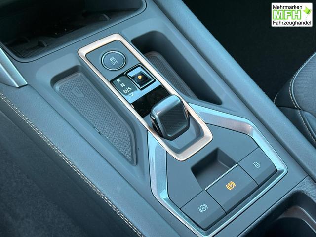 Cupra / Leon Sportstourer / Schwarz / / / ST AHK+NAVI+eHK+KAMERA+ACC+SHZ+18 ALU+LED, Bei den verwendeten Bildern kann es sich um Beispielbilder handeln, ggf. teilweise mit Sonderausstattung.