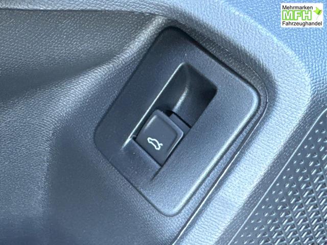 Cupra / Leon Sportstourer / Schwarz / / / ST AHK+NAVI+eHK+KAMERA+ACC+SHZ+18 ALU+LED, Bei den verwendeten Bildern kann es sich um Beispielbilder handeln, ggf. teilweise mit Sonderausstattung.