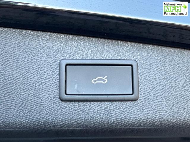 Cupra / Leon Sportstourer / Schwarz / / / ST AHK+NAVI+eHK+KAMERA+ACC+SHZ+18 ALU+LED, Bei den verwendeten Bildern kann es sich um Beispielbilder handeln, ggf. teilweise mit Sonderausstattung.