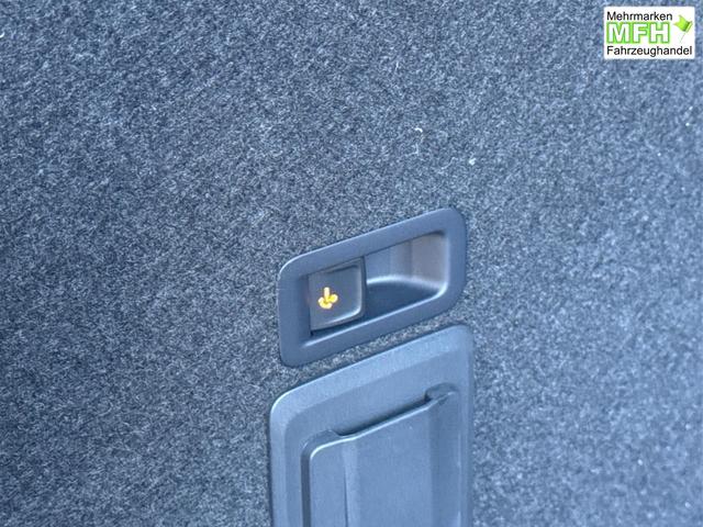 Cupra / Leon Sportstourer / Schwarz / / / 4x4 ST AHK+NAVI+eHK+KAMERA+MEMORY+ACC+19 ALU+LED, Bei den verwendeten Bildern kann es sich um Beispielbilder handeln, ggf. teilweise mit Sonderausstattung.