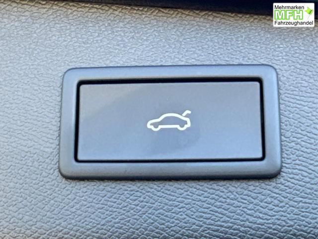 Cupra / Leon Sportstourer / Schwarz / / / 4x4 ST AHK+NAVI+eHK+KAMERA+MEMORY+ACC+19 ALU+LED, Bei den verwendeten Bildern kann es sich um Beispielbilder handeln, ggf. teilweise mit Sonderausstattung.