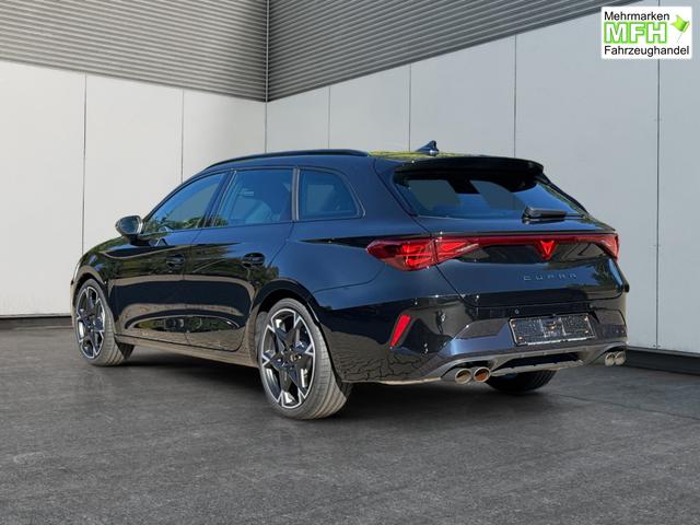 Cupra / Leon Sportstourer / Schwarz / / / 4x4 ST AHK+NAVI+eHK+KAMERA+MEMORY+ACC+19 ALU+LED, Bei den verwendeten Bildern kann es sich um Beispielbilder handeln, ggf. teilweise mit Sonderausstattung.