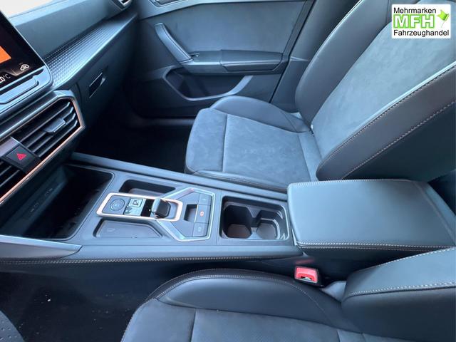 Cupra / Leon Sportstourer / Schwarz / / / 4x4 ST AHK+NAVI+eHK+KAMERA+MEMORY+ACC+19 ALU+LED, Bei den verwendeten Bildern kann es sich um Beispielbilder handeln, ggf. teilweise mit Sonderausstattung.